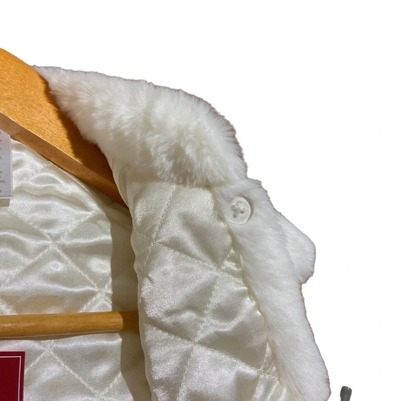 NWT Gymboree Holiday Traditions Faux Fur White Jacket with Bow Size 6 - Picture 5 of 6